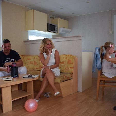 Camping Scheldeoord Baarland ภายนอก รูปภาพ